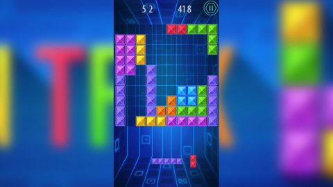 Igra na netu TenTrix je malce drugačen Tetris, brezplačna miselna igra.